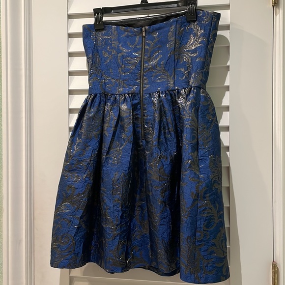 mecessary objects BEAUTIFUL strapless PARTY DRESS w/ DEEP BLUE/SILVER sz. MEDIUM - Picture 4 of 7